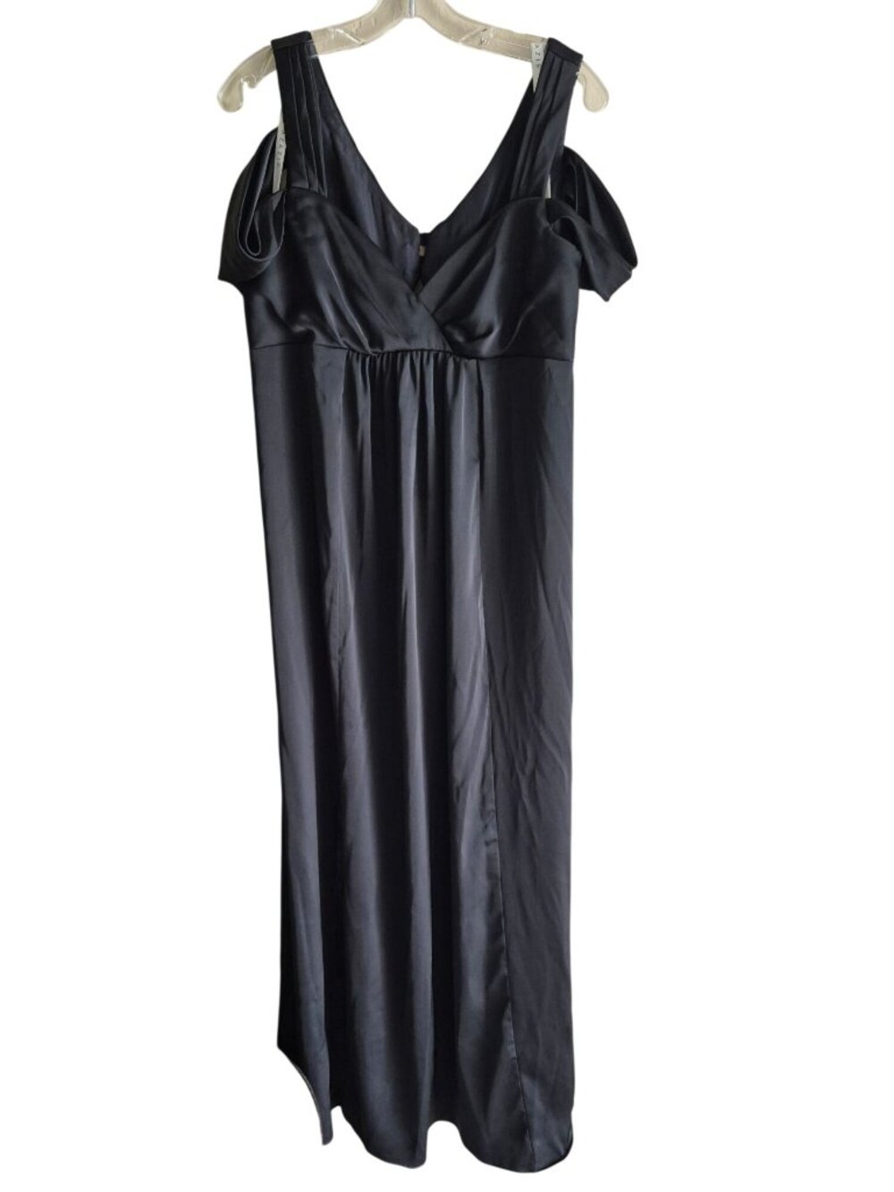 Azazie Black Off-The-Shoulder Maxi Dress Size M